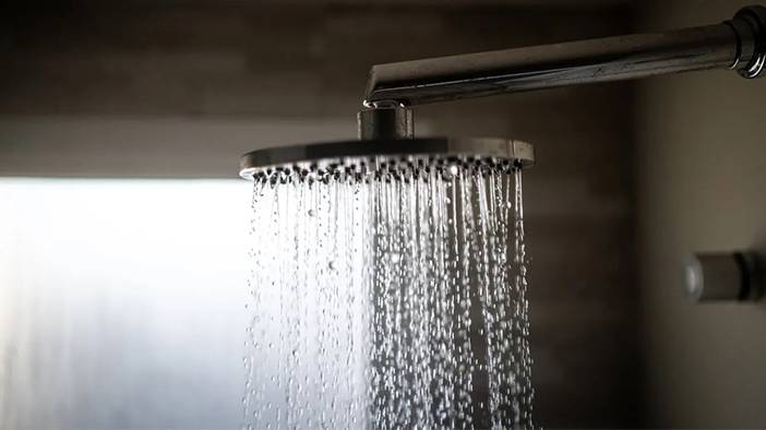 Sadece 5 dakika yeterli! Bu faydalarını duyunca her sabah soğuk suyla duş almak isteyeceksiniz 4