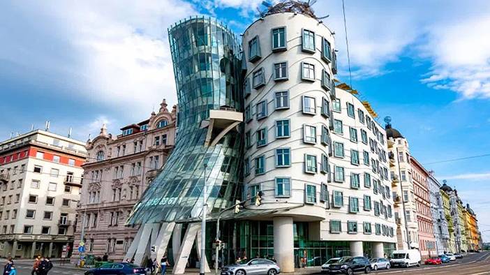 Görenleri şaşkına çeviren ilginç mimari yapılar 7