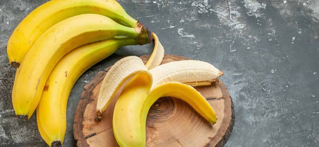 Faydalarını duyan muzu bırakıp kabuğunu yiyor! 3