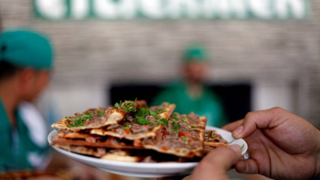 Konya’nın meşhur lezzetini bu tarifle artık evde yapabilirsiniz! İşte taş fırın tadında... 1