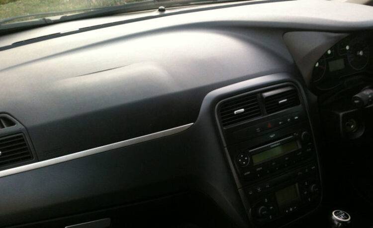 Arabanızda yıllardır var ama kimse fark etmedi! İşte gizli tuşun görev 3