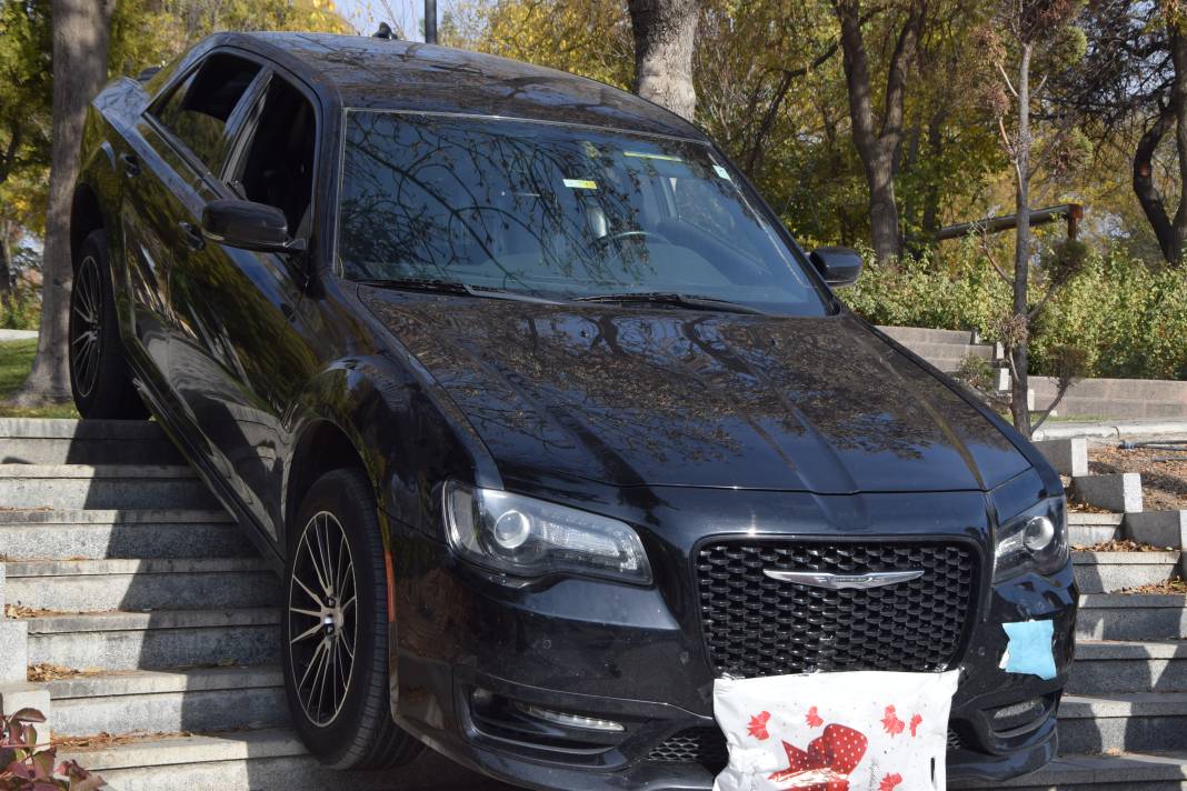 Konya’daki Konsolosun aracı Alaeddin Tepesi’nden aşağı uçtu! 4