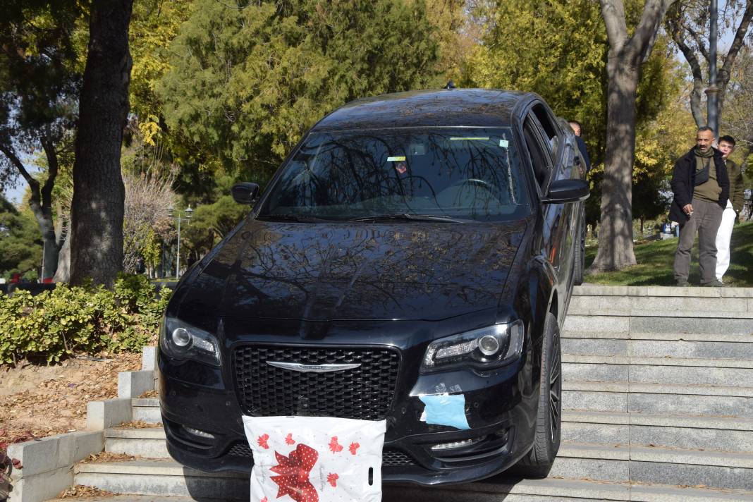 Konya’daki Konsolosun aracı Alaeddin Tepesi’nden aşağı uçtu! 3