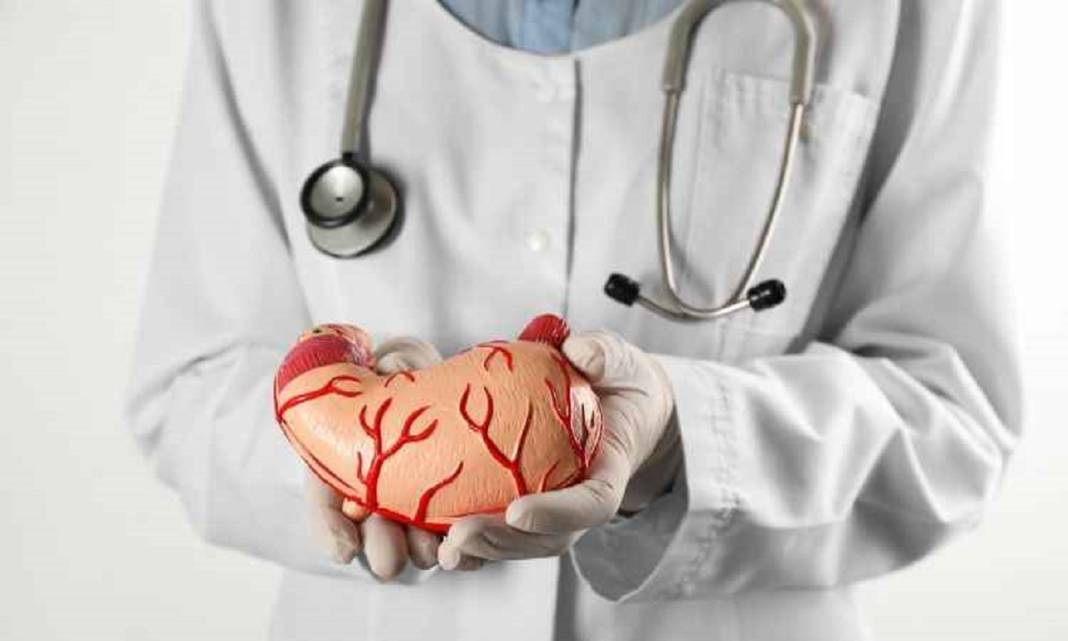 Midenizde inatçı bir ağrı mı var? Bu belirtiler mide kanserinin habercisi olabilir! 5