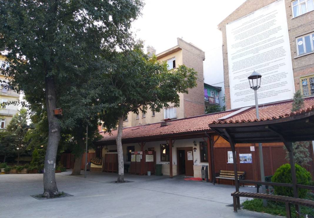 Vedat Milor kimdir ve nerelidir? 3