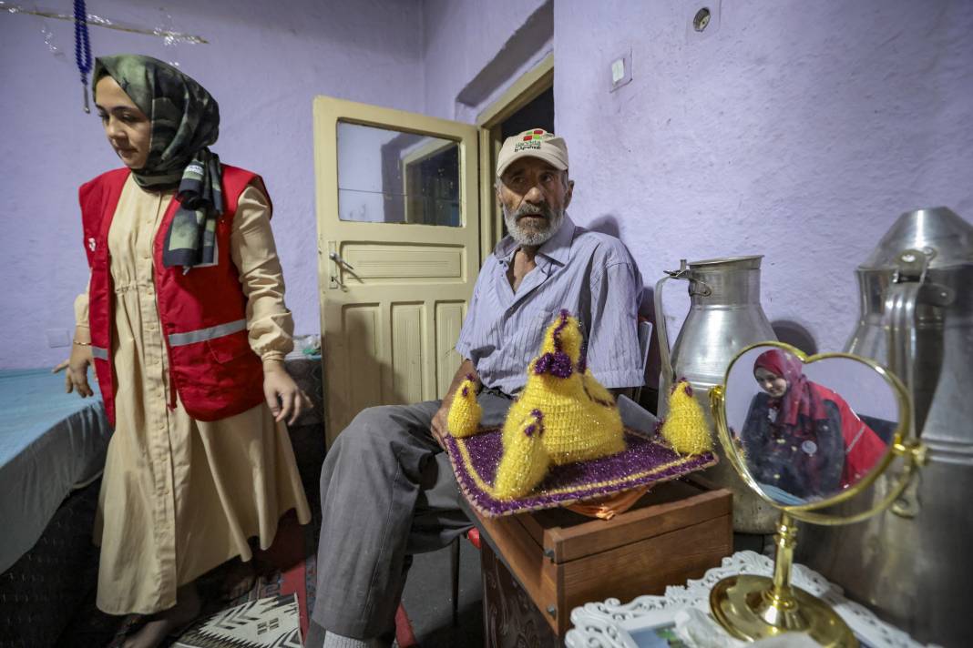 Konya’da Baba–Kızın yüzünü güldüren Kızılay sürprizi! 8