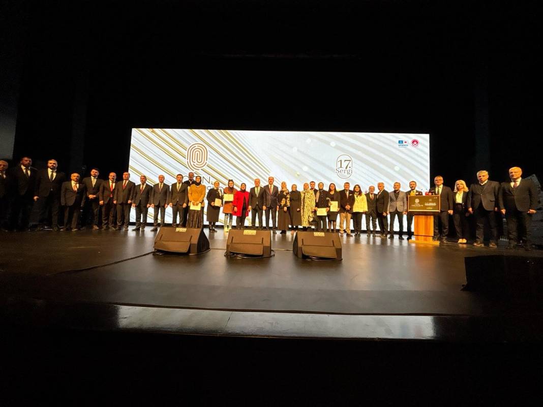 İpek Yolu Temalı Altın Dokunuşlar Sergisi Konya’da kapılarını açtı 11