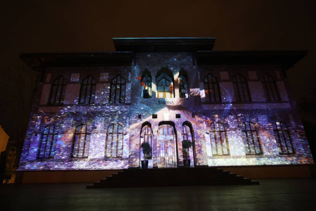 Konya’nın simgesi Taş Bina, teknolojiyle dev ekrana dönüştü! 2