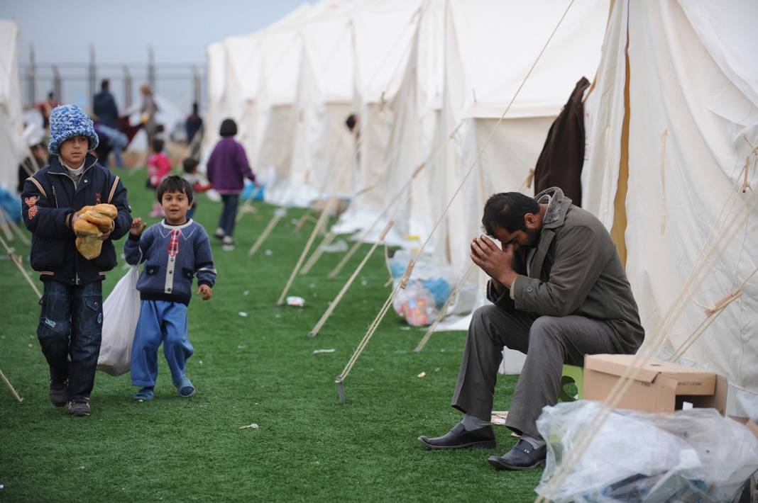 Türkiye, 2011'deki depremde Van için tek yürek oldu 14