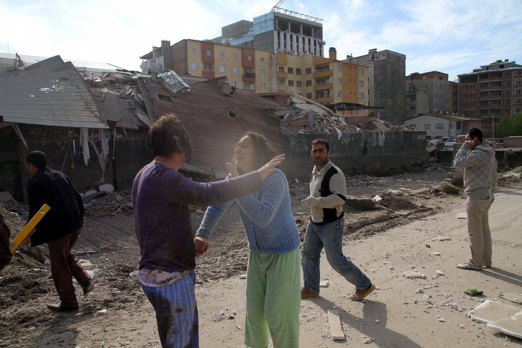 Türkiye, 2011'deki depremde Van için tek yürek oldu 3