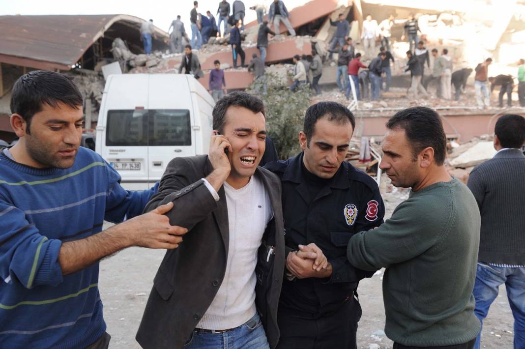 Türkiye, 2011'deki depremde Van için tek yürek oldu 5