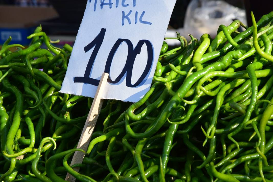 Konyalı pazarcı: 10 liraya satıyoruz almıyorlar, 50 liraya satıyoruz pahalı diyorlar! 7