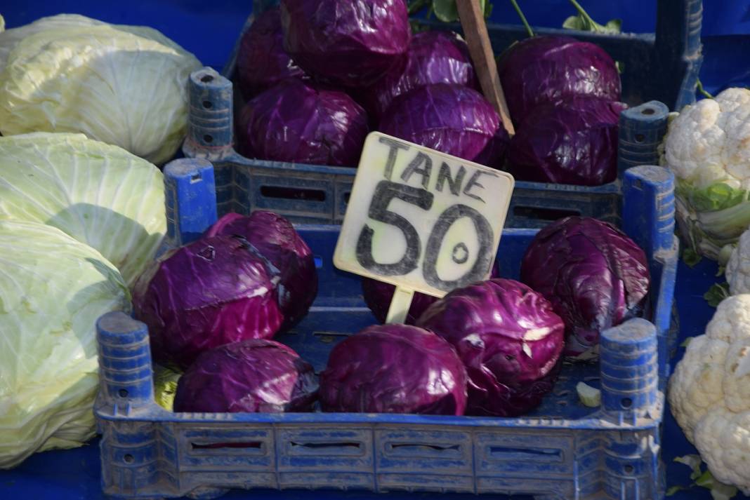 Konyalı pazarcı: 10 liraya satıyoruz almıyorlar, 50 liraya satıyoruz pahalı diyorlar! 3