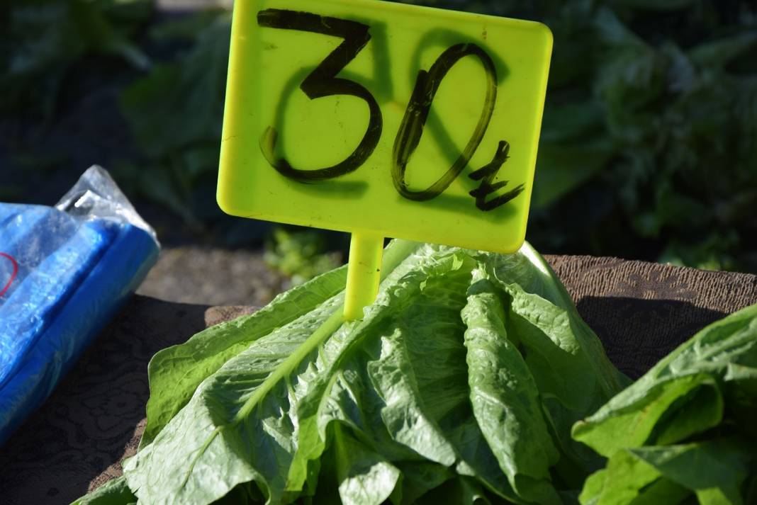 Konyalı pazarcı: 10 liraya satıyoruz almıyorlar, 50 liraya satıyoruz pahalı diyorlar! 4