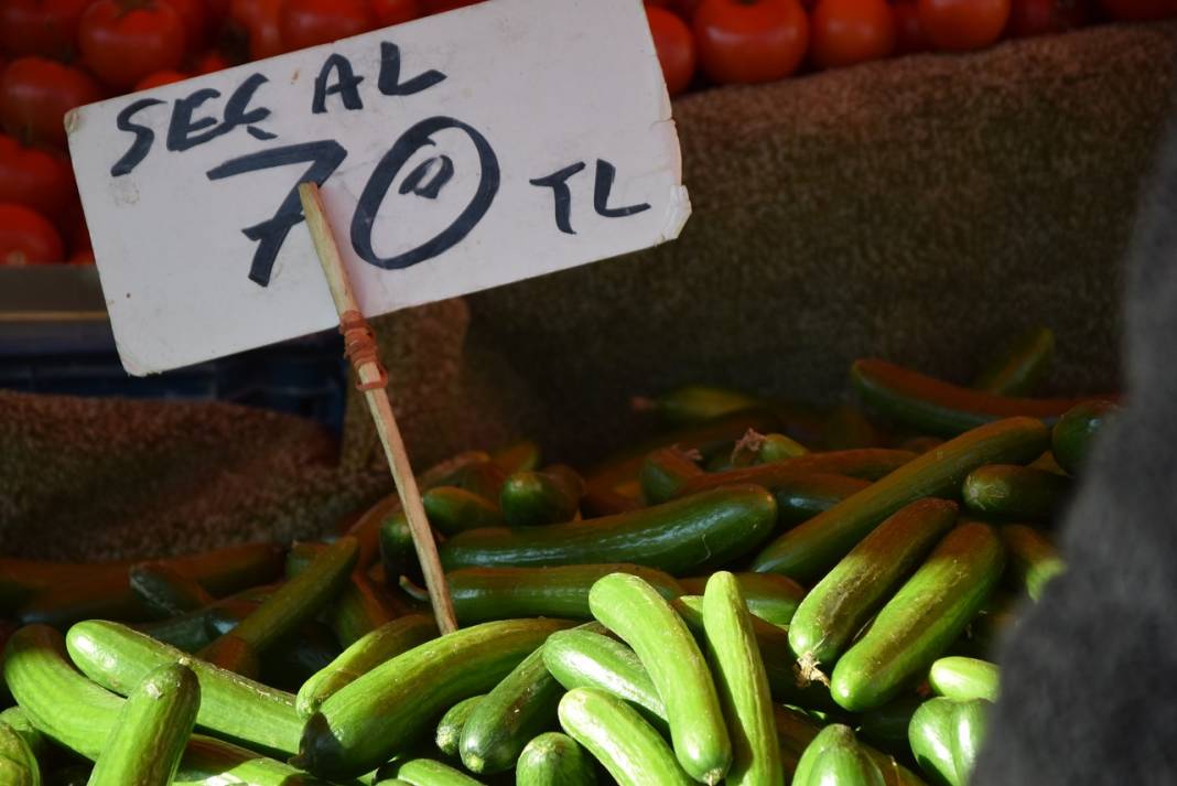 Konyalı pazarcı: 10 liraya satıyoruz almıyorlar, 50 liraya satıyoruz pahalı diyorlar! 2