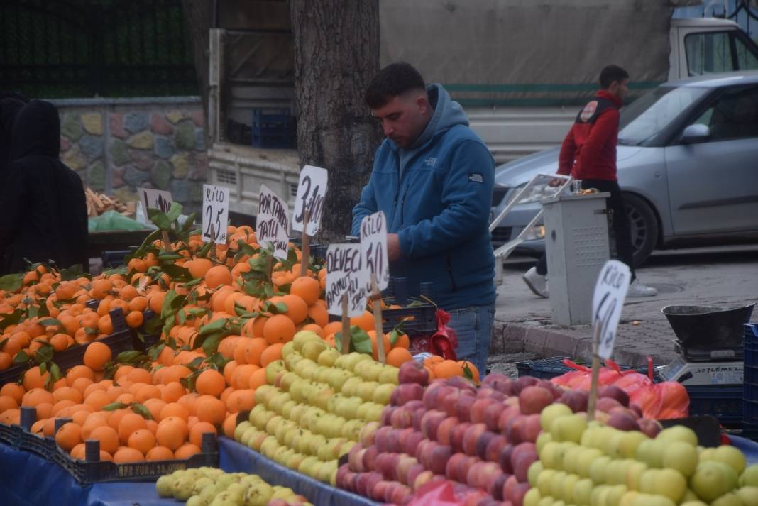 Antalya’yı sel vurdu, Konya pazarını zamlar vurdu! İşte Konya'da ateş pahası pazar fiyatları... 6