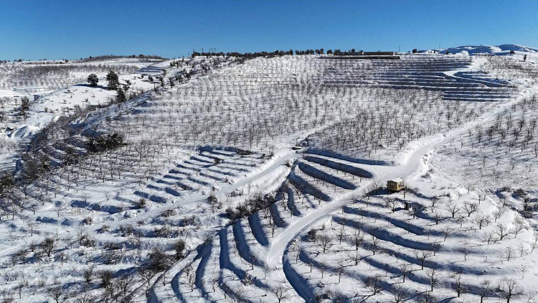 Kar, Konya’yı yine kuşattı: İlçelerde çok, merkezde yok! 5