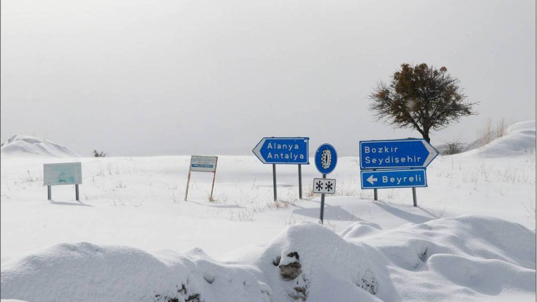 Kar, Konya’yı yine kuşattı: İlçelerde çok, merkezde yok! 3