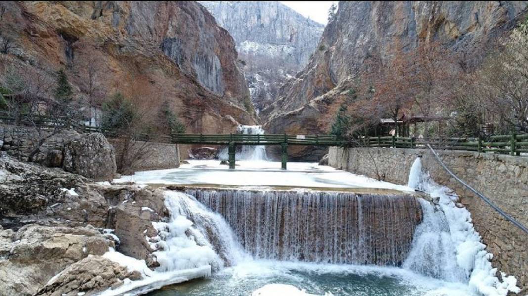 Torosların artık gizli olmayan cenneti: Konya'daki şelaleyi bir de kışın görün 5