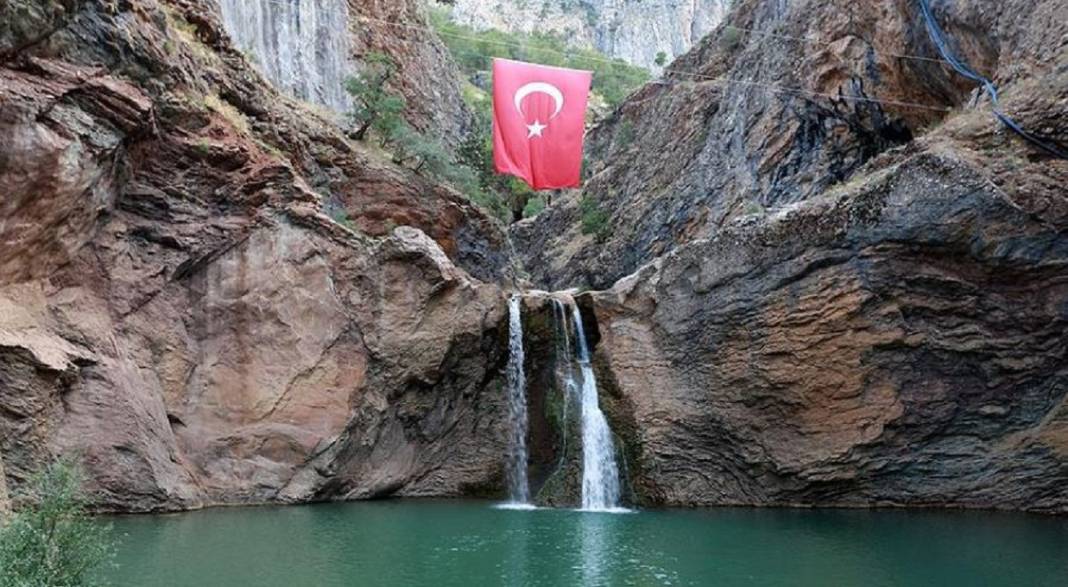 Torosların artık gizli olmayan cenneti: Konya'daki şelaleyi bir de kışın görün 3