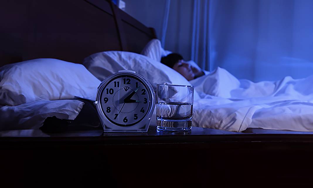 Gece boyu deliksiz uyutan doğal formül! Bir bardak içeni sabaha kadar uyutuyor 3