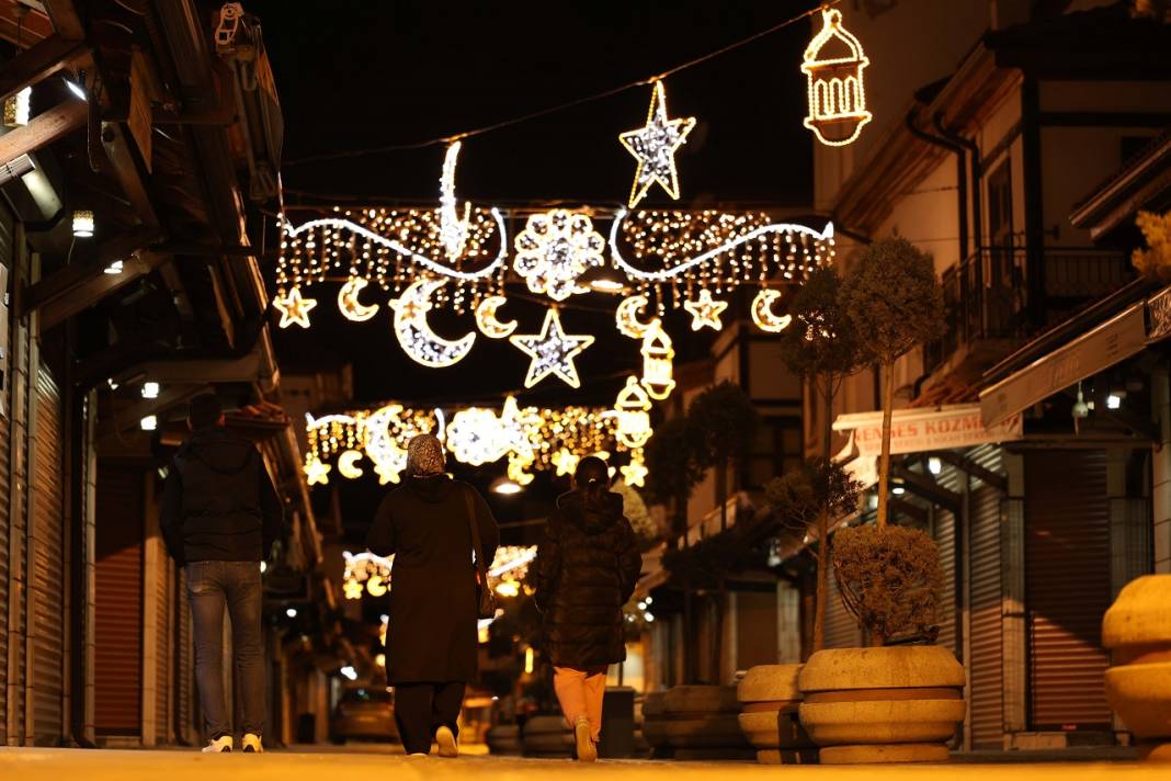 Konya Ramazan’ın bereketini ışıklarla karşılıyor! 4