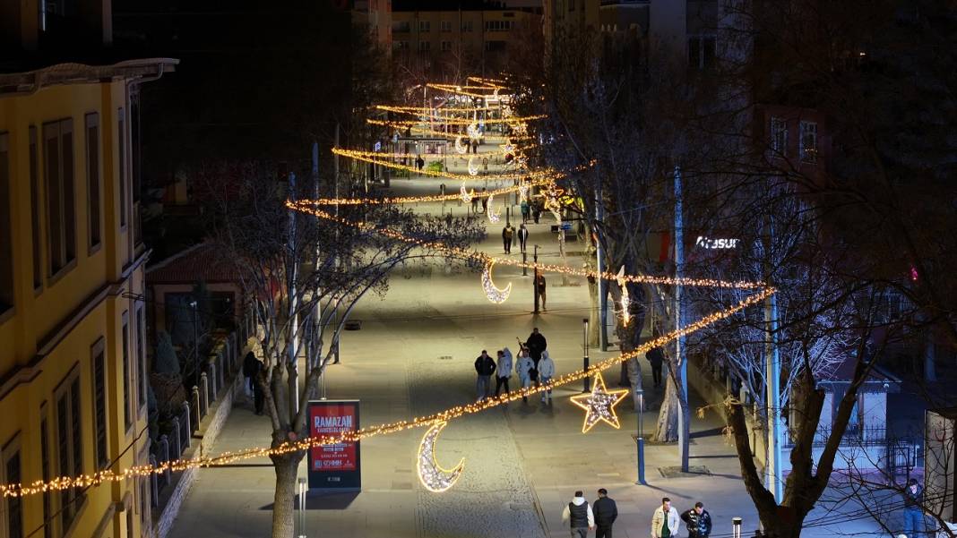 Konya Ramazan’ın bereketini ışıklarla karşılıyor! 6