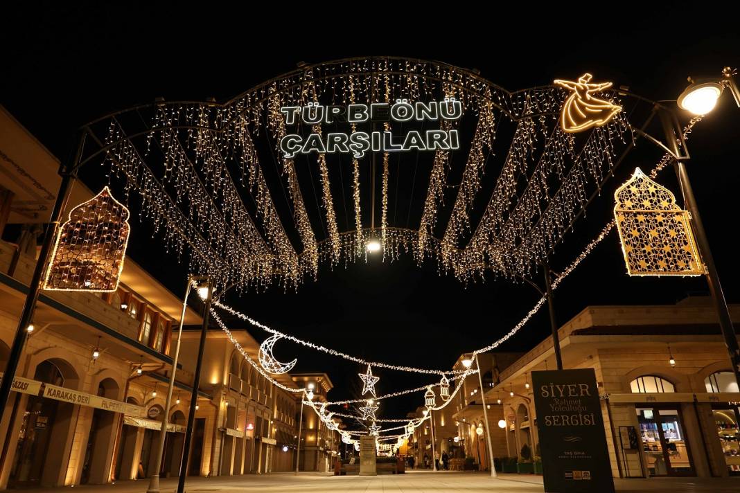 Konya Ramazan’ın bereketini ışıklarla karşılıyor! 1