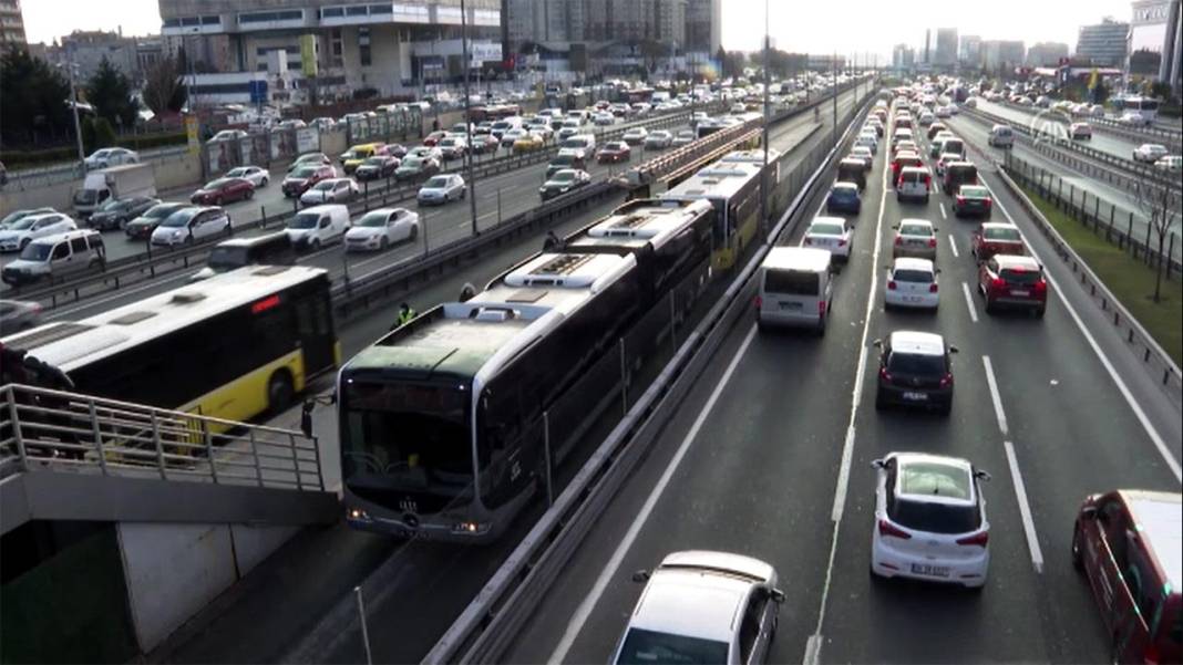 Yeni trafik cezaları ne kadar oldu? İşte madde madde ihlaller ve karşılığı olan cezalar 12