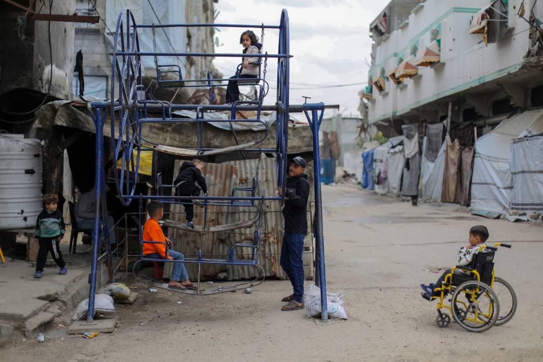 Siyonist rejim İsrail çocukları hedef almaya devam ediyor 6