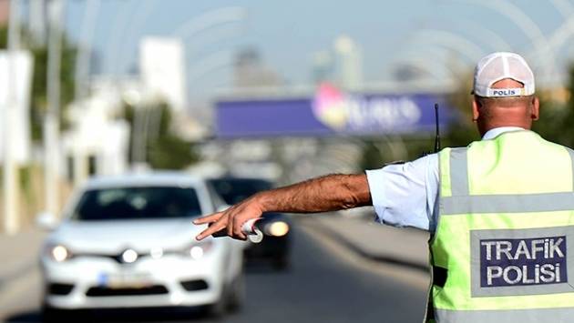 Karayolları trafik kanunu’nda şok değişiklik! Hız sınırını aşanlara yüksek cezalar geliyor... 1