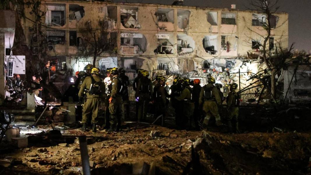 İran İsrail'i yerden yere vuruyor! İran İsrail'i küle çevirdi 3