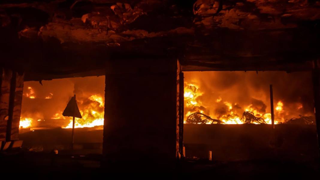 İran İsrail'i yerden yere vuruyor! İran İsrail'i küle çevirdi 1