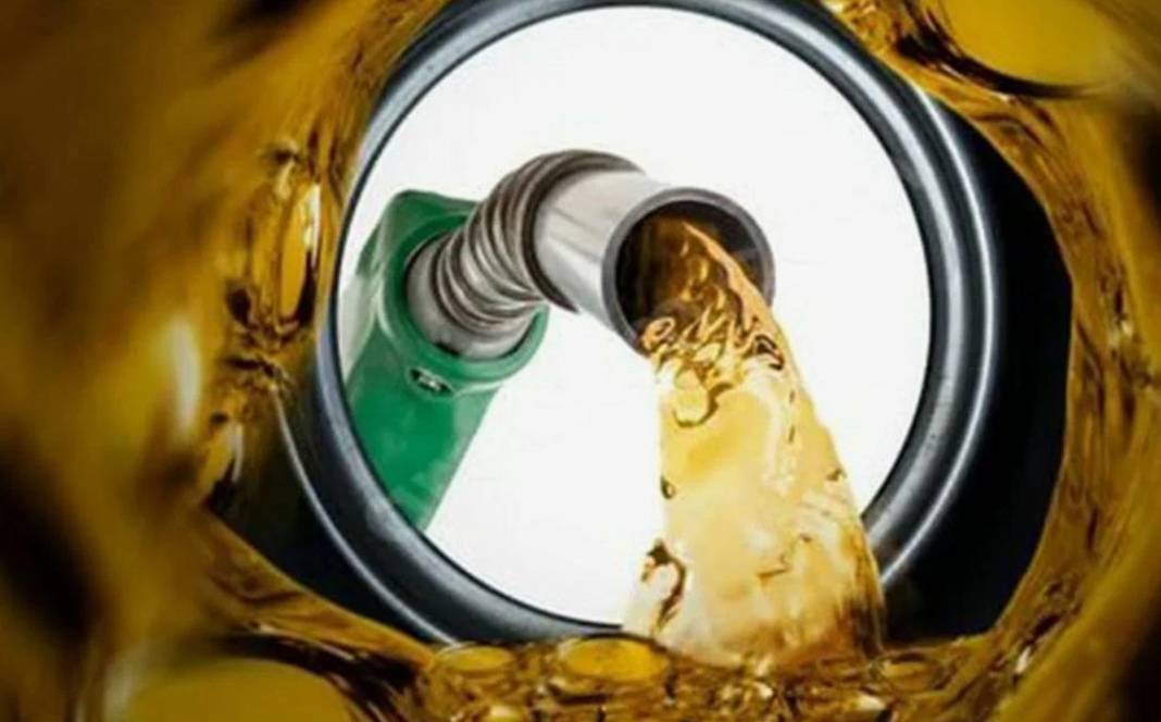 Petrole kepçeyle zam, kaşıkla indirim! 2