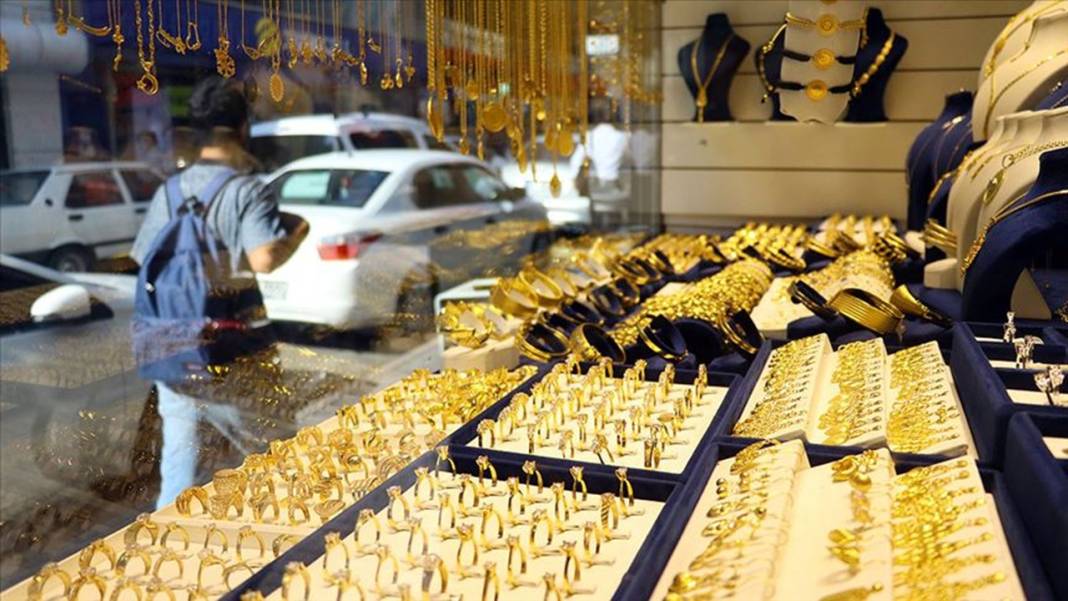 Dibe vuran güvenli liman için 10.100 beklentisi! İşte altın vuruşun zamanı ve rakamı 10