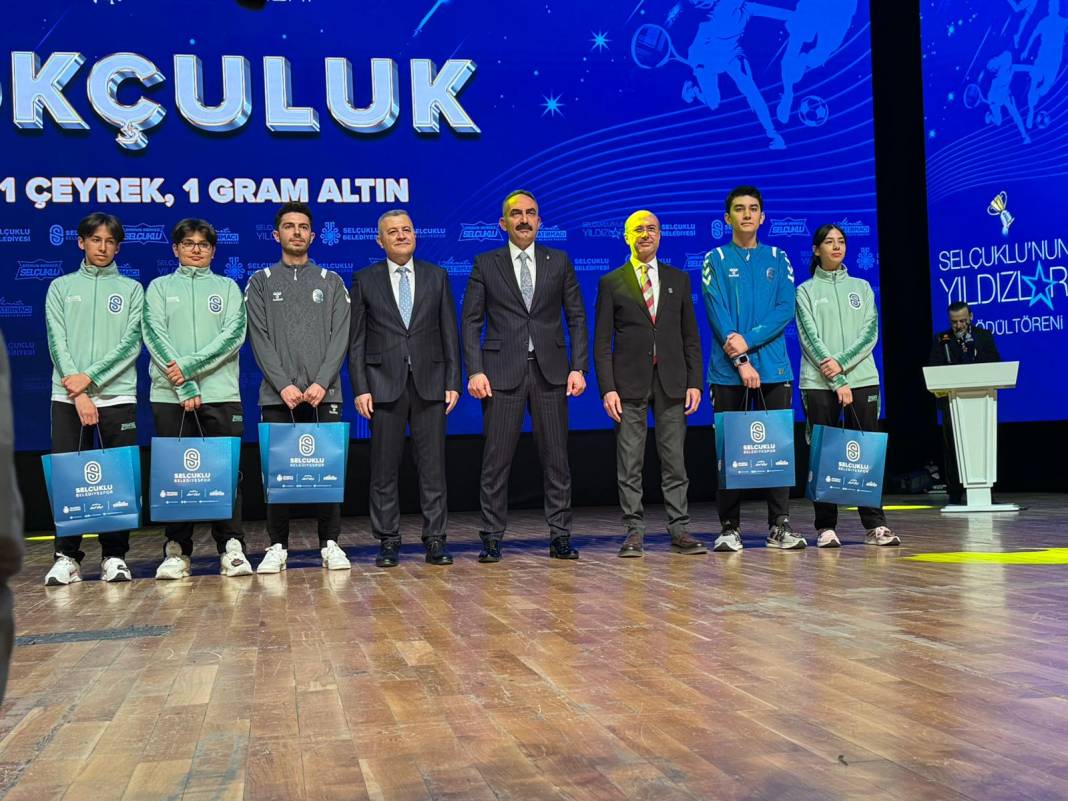 Selçuklu'nun yıldızlarından özel kareler... 10