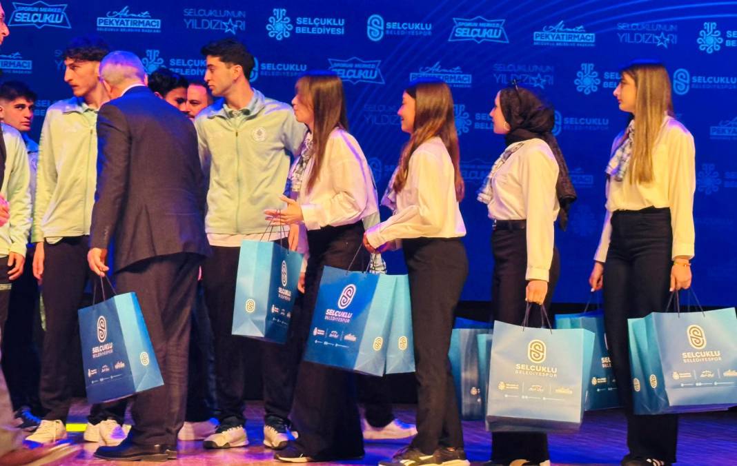 Selçuklu'nun yıldızlarından özel kareler... 19