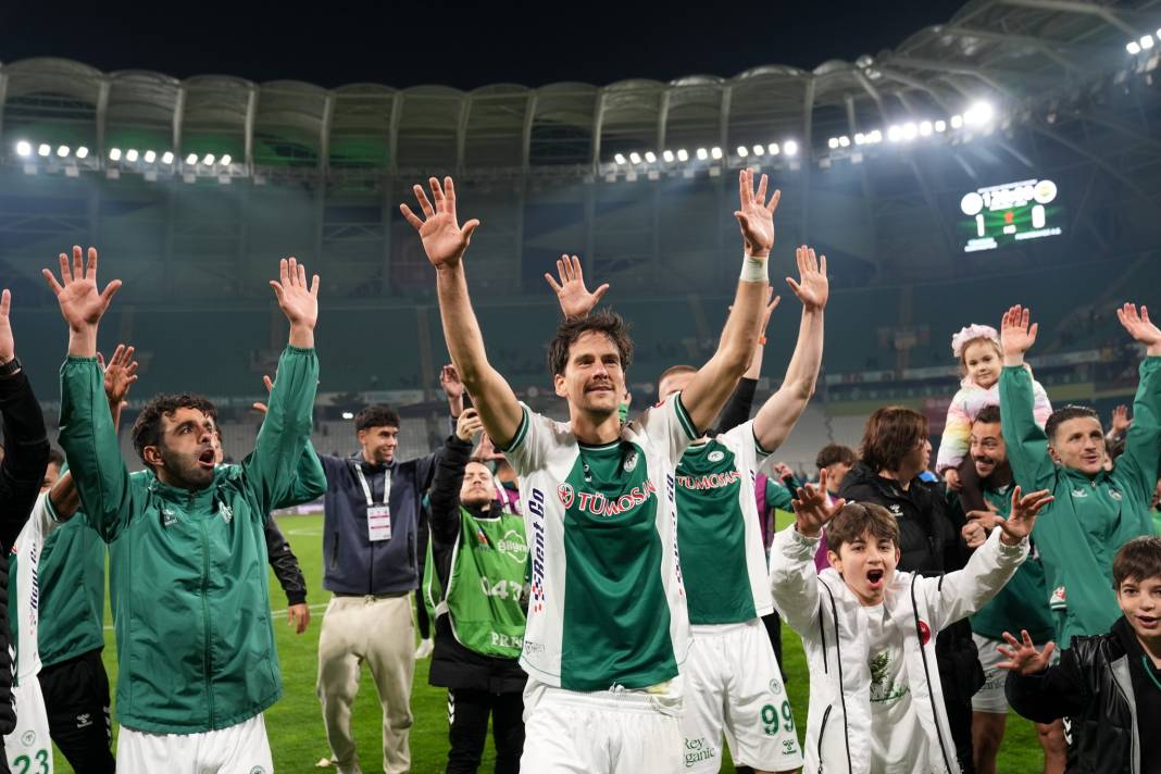 Konyaspor-Fenerbahçe maçından 'özel' kareler... 9