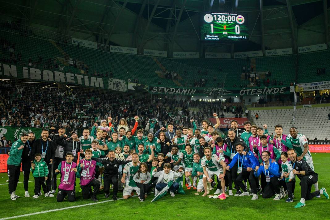 Konyaspor-Fenerbahçe maçından 'özel' kareler... 1