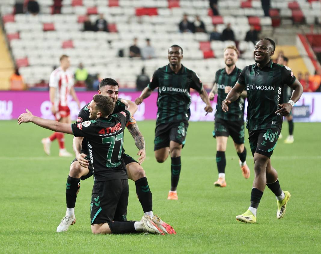 Konyaspor, İlhan Palut’la şahlanıyor: 93 maç, 44 galibiyet, 28 beraberlik, 21 mağlubiyet 16