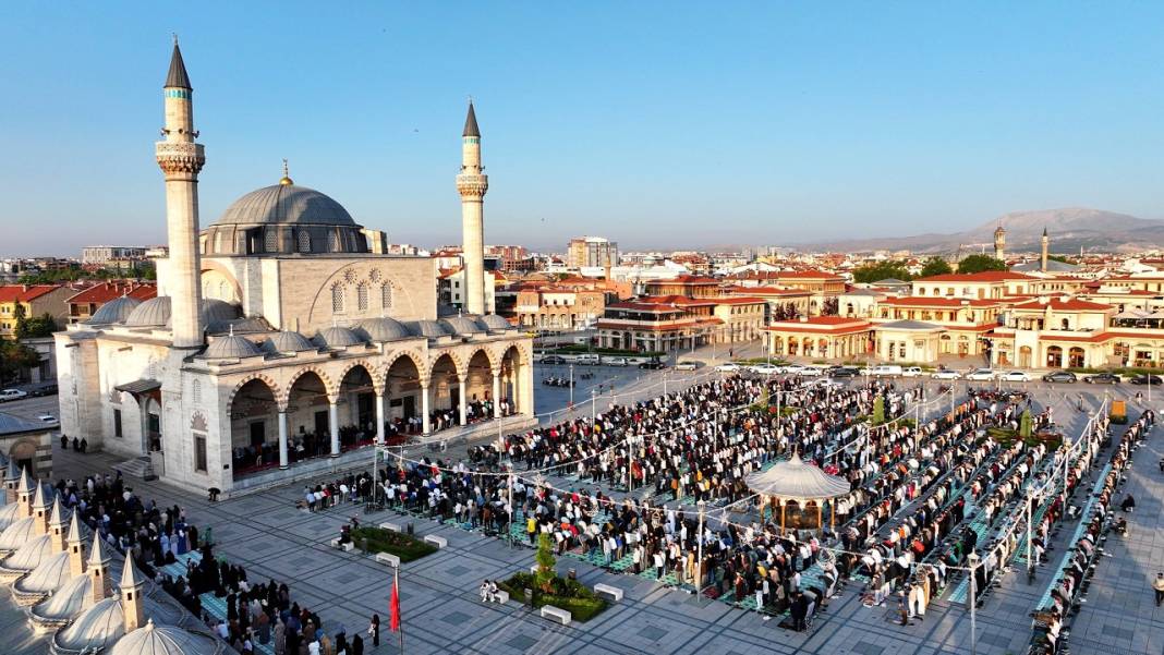 Konya’da bayram namazı saati belli oldu! İşte 2026 Kurban Bayramı vakti 2