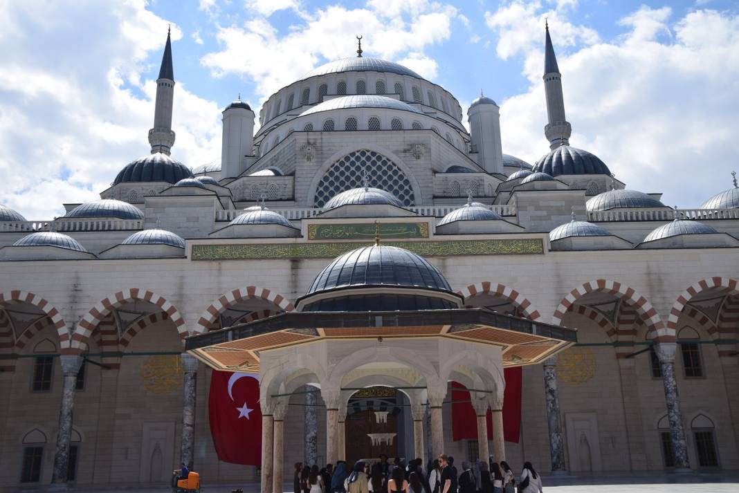 Konya Büyükşehir’den dev proje! Binlerce genç İstanbul yoluna koyuldu! 14