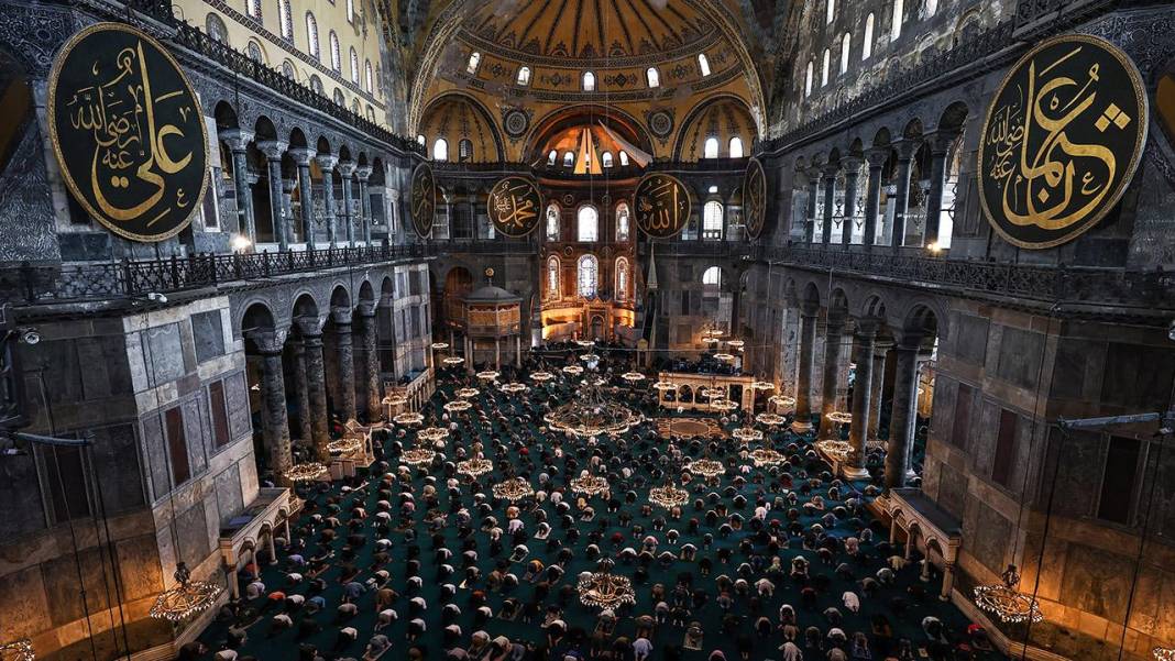 Konya’da bayram namazı saati belli oldu! İşte 2026 Kurban Bayramı vakti 3