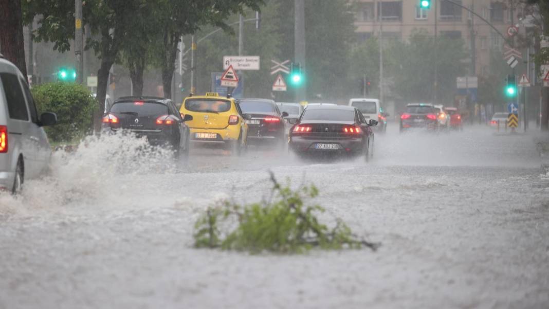 Konya’da hava kapandı, sağanak nerede kaldı? İşte merak edilen sorunun cevabı 2