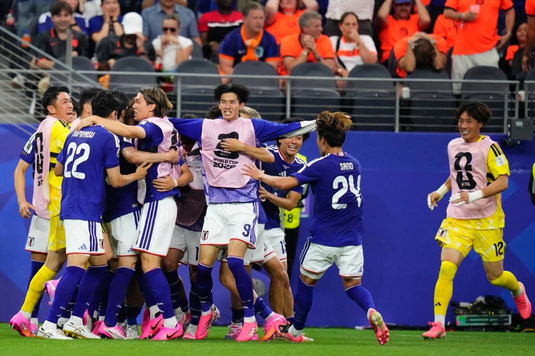 Hollanda: 2 Japonya:2 2