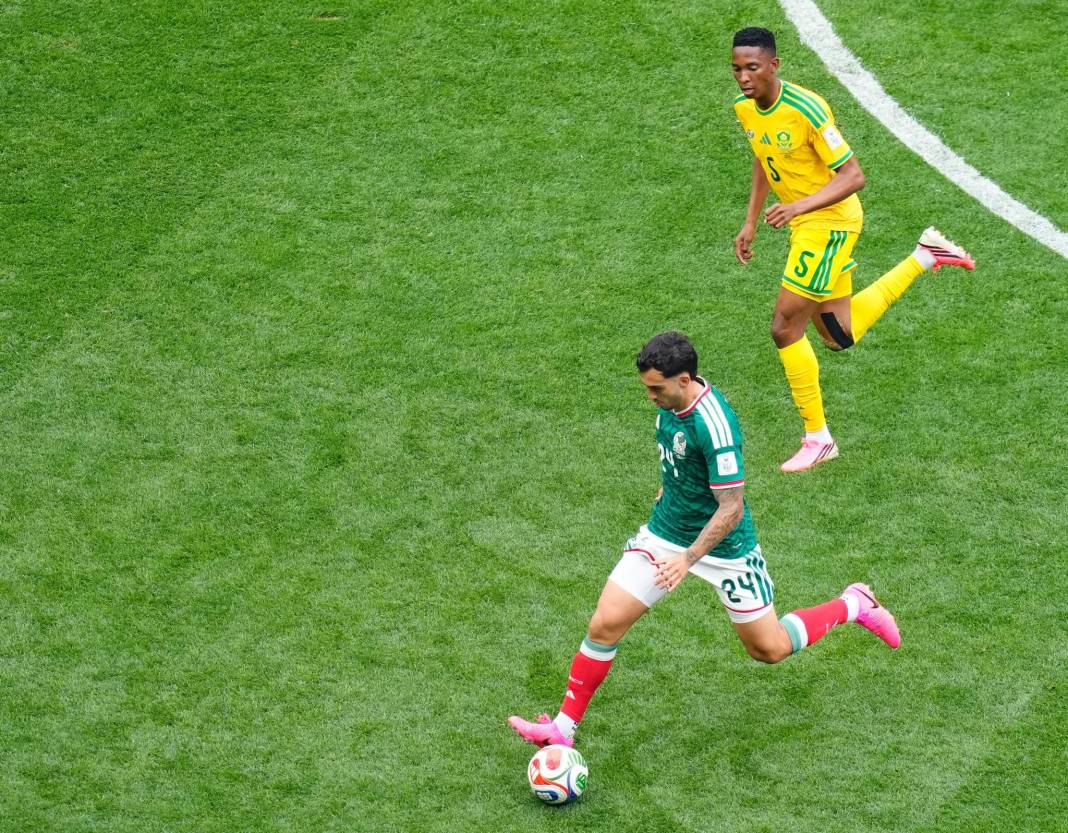 Dünya Kupası'nda Güney Afrika'ya Meksika dalgası (2-0) 1