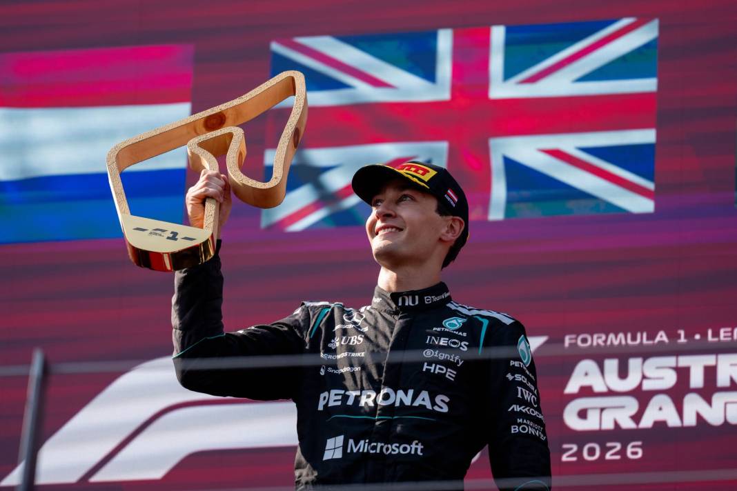 Formula 1'de Russell 'rüzgar' gibi esti 9