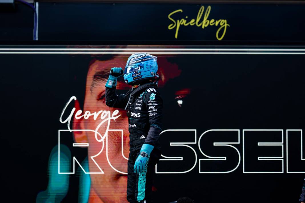 Formula 1'de Russell 'rüzgar' gibi esti 10