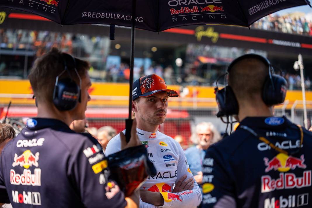 Formula 1'de Russell 'rüzgar' gibi esti 4