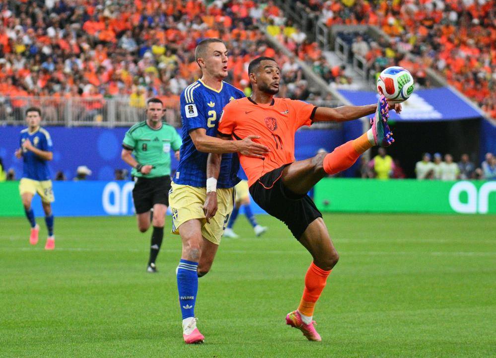 Hollanda İsveç'e patladı (5-1) 7